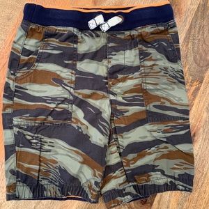 Mini Boden Johnnie B Camo Shorts 22